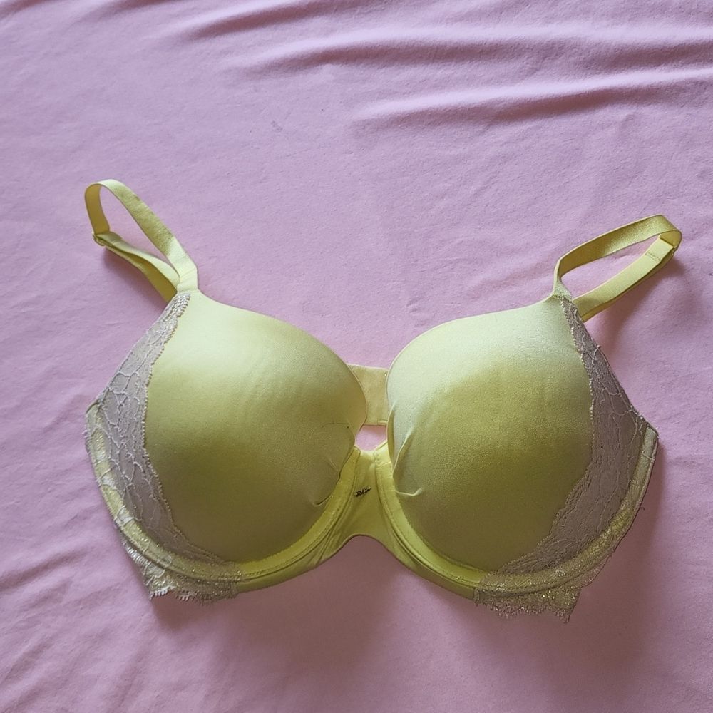 Victoria's Secret fabulous padded push up bra Yellow